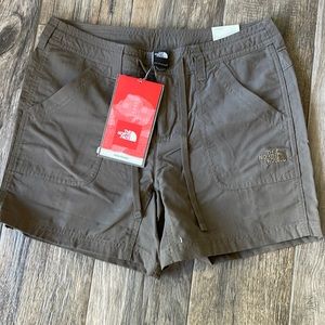 North Face Relaxed Fit Stow Pocket Shorts